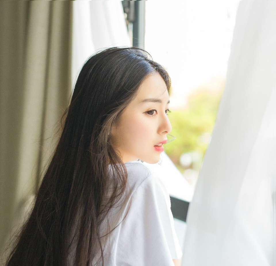 没有人能够“弃”你，除非你自暴自弃，因为我们是属于自己的，并不属于他人。——三毛《亲爱的三毛》